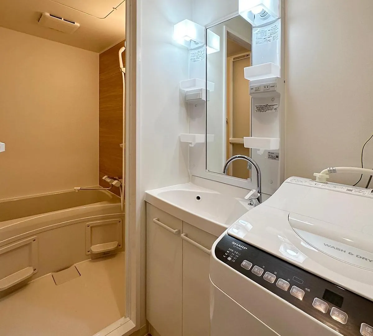 Hiroshima Hotel 0*,  Japan